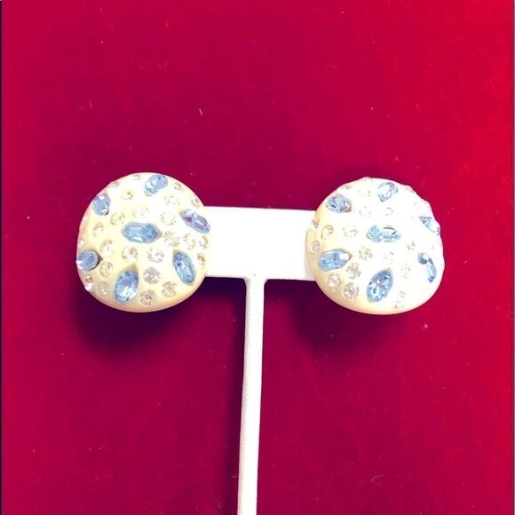 Vintage Signed Weiss Lucite clip-on Earrings - Picture 2 of 4